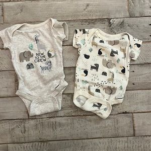 Set of two Gerber organic cottons onesies (newborn)